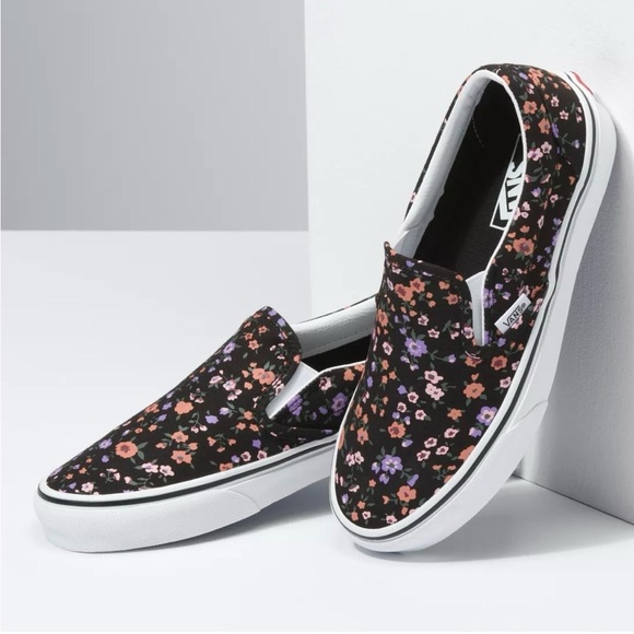 Vans Other - 🌺 Vans Classic Slip On Floral - size 5.5​​